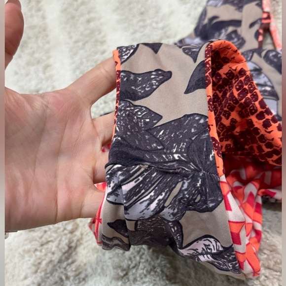 Maaji reversible one piece swimsuit coral floral beige patchwork print plunge - Picture 10 of 13